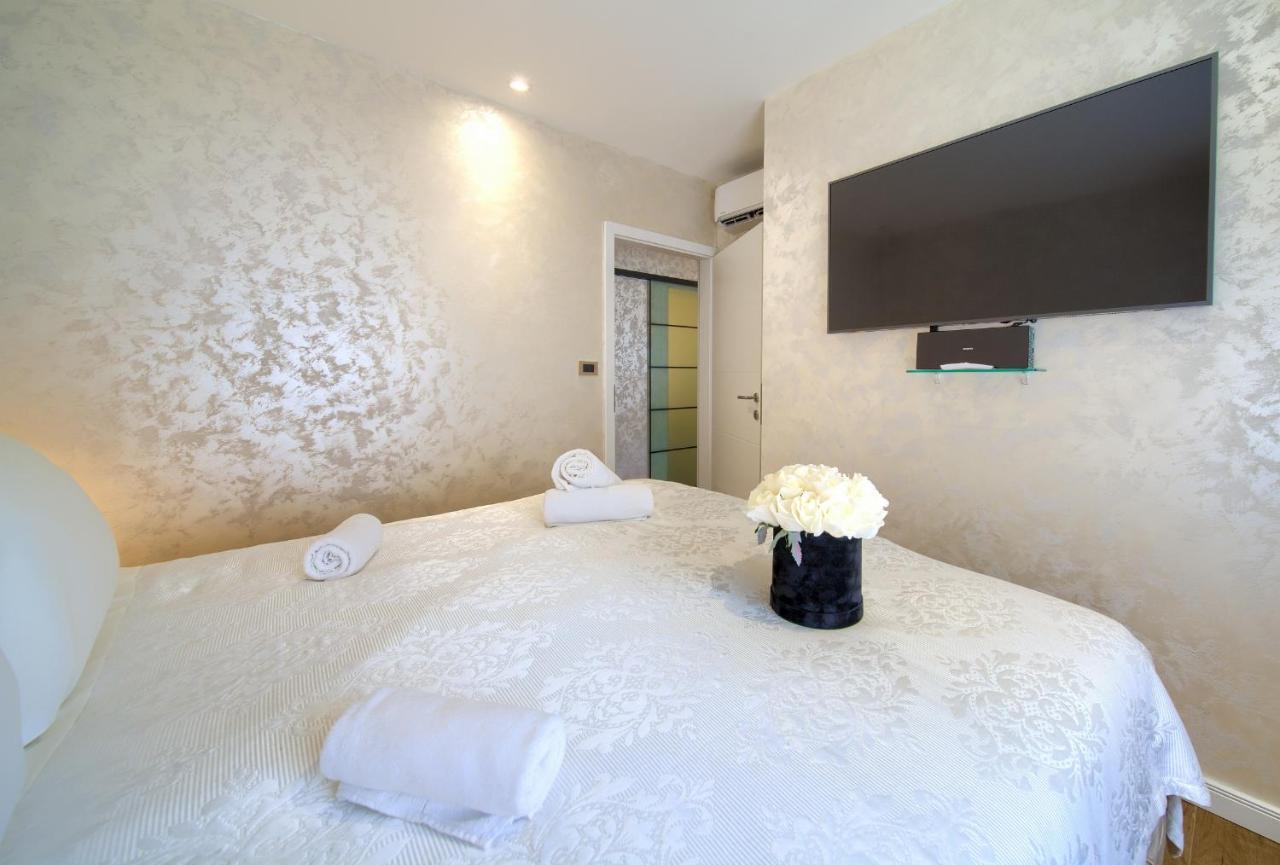 Luxury Apartments Jf Rab Town Exterior foto
